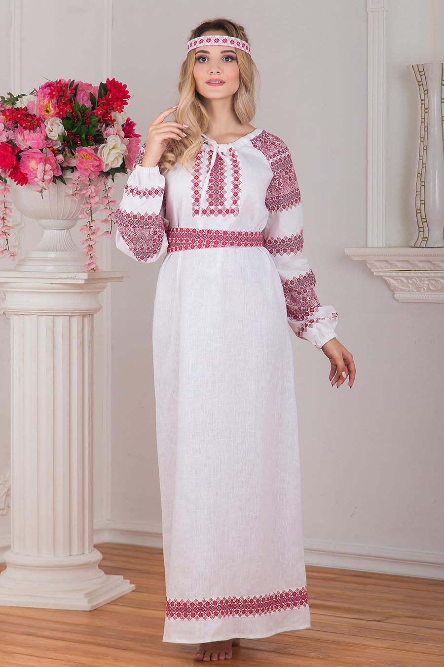 Women in Slavic costumes in Rajshahi