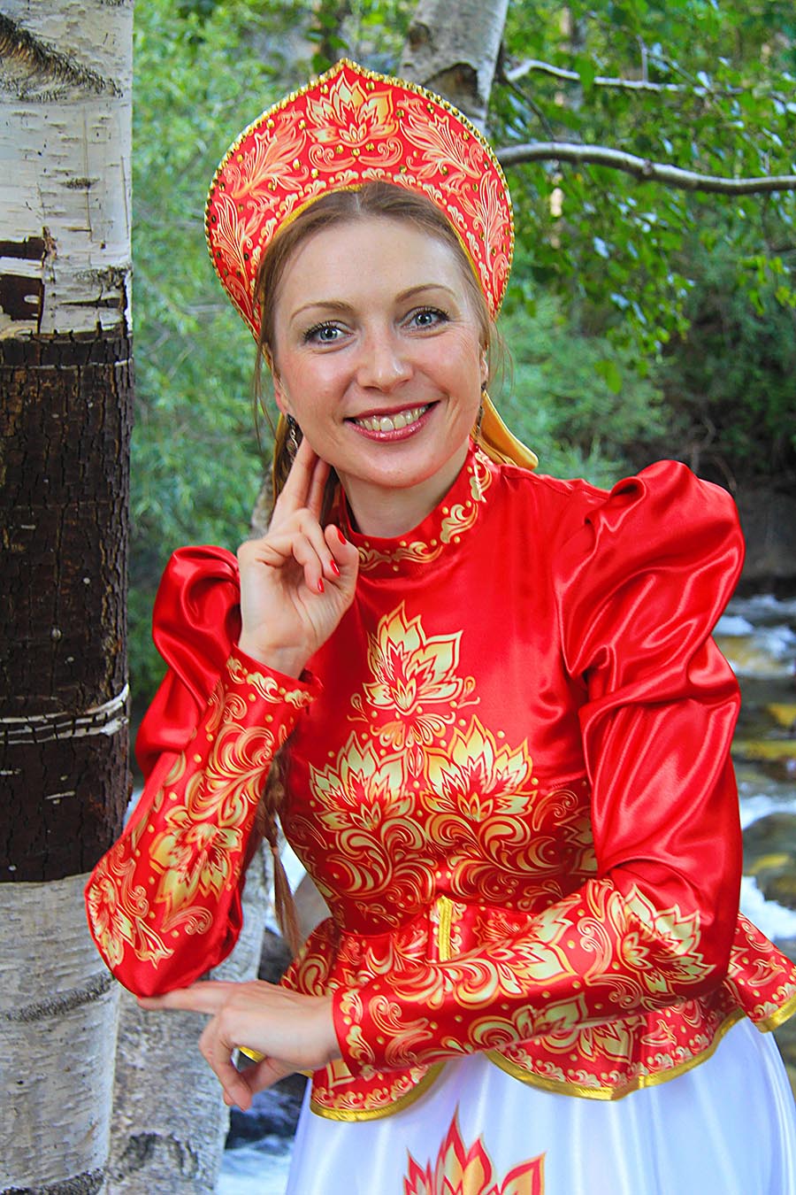 Women in Slavic costumes in Rajshahi