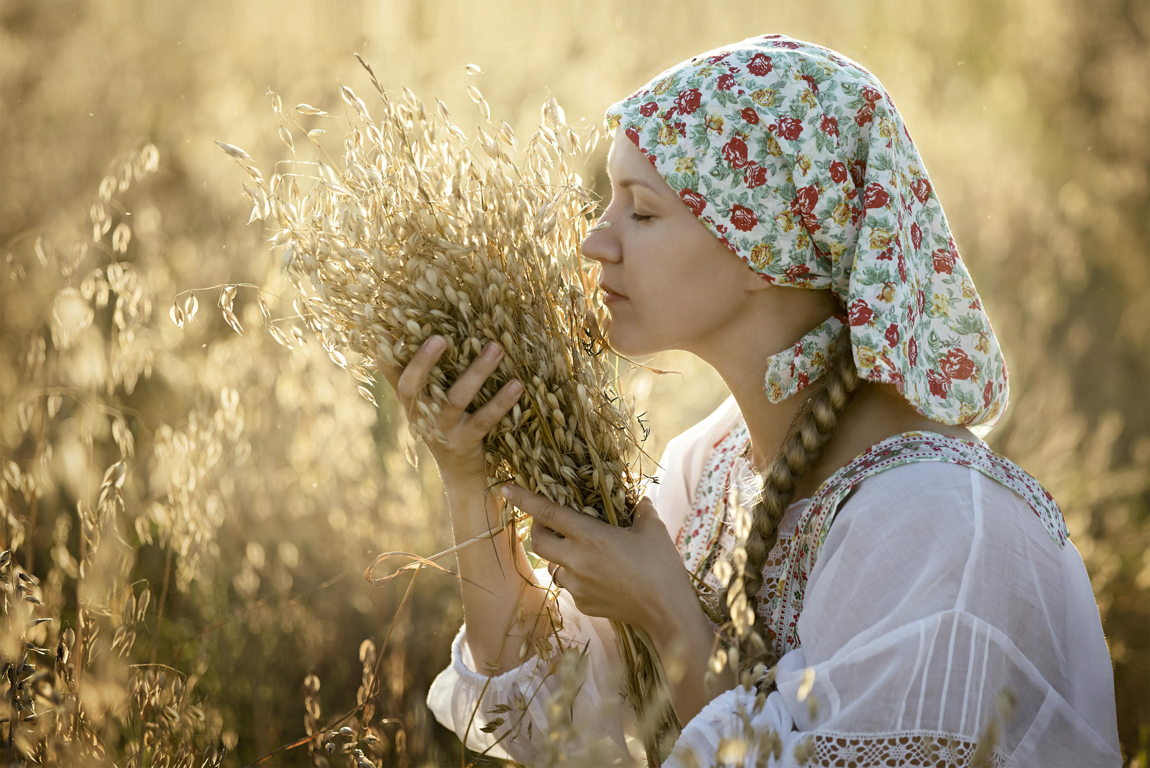 Photo Women in Slavic costumes in Rajshahi