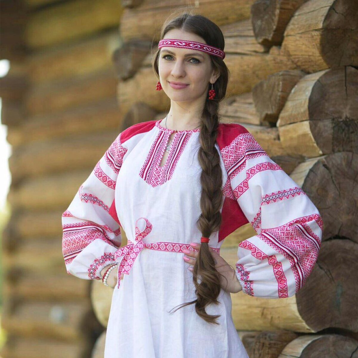 Girls in Slavic costumes in Rajshahi