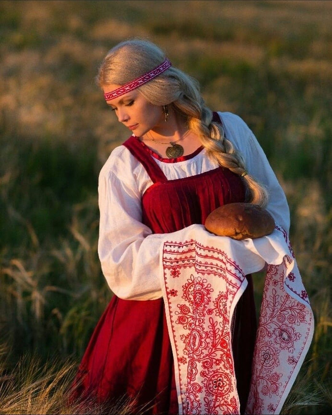 Girls in Slavic costumes in Rajshahi