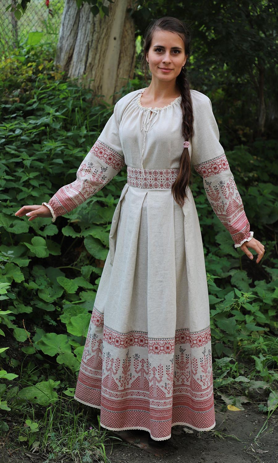Girls in Slavic costumes in Rajshahi