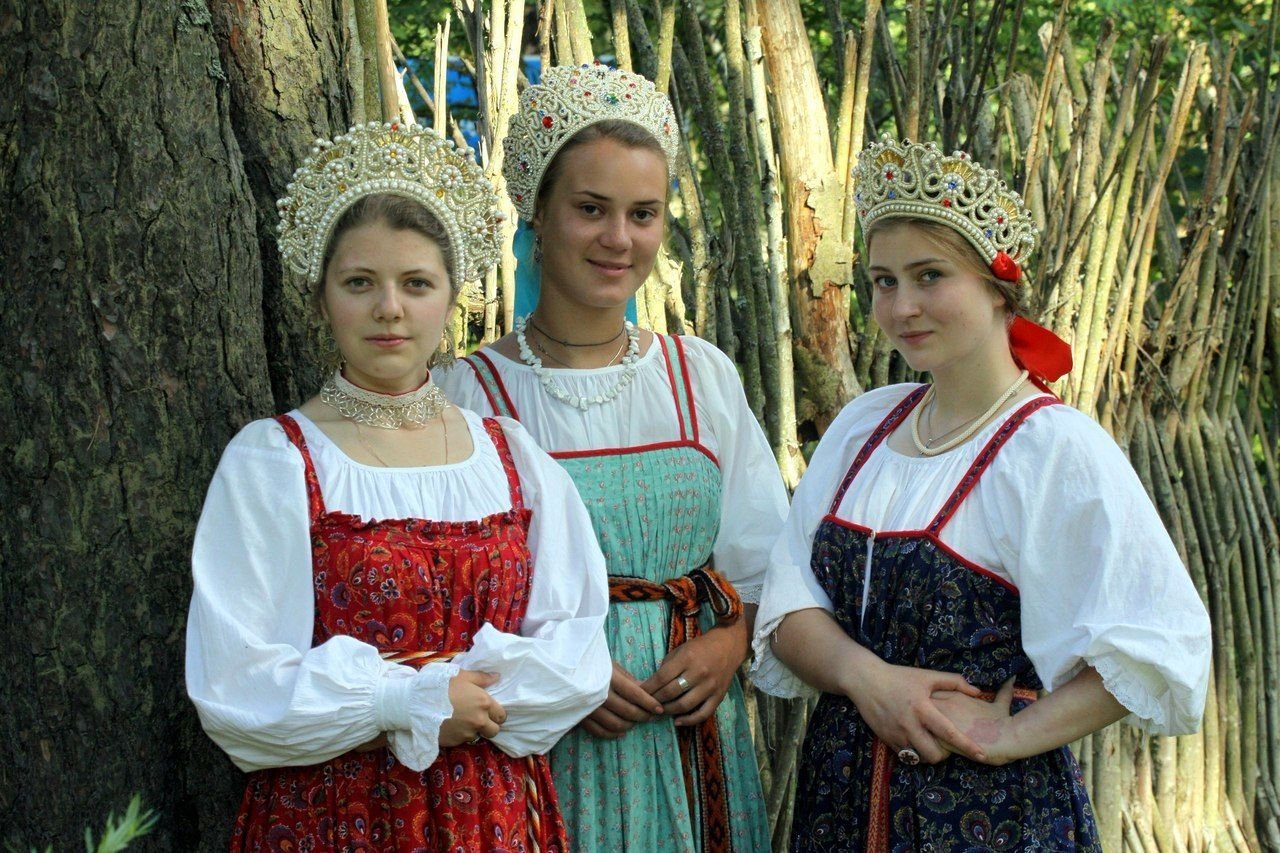 Sexy model Girls in Slavic costumes in Rajshahi