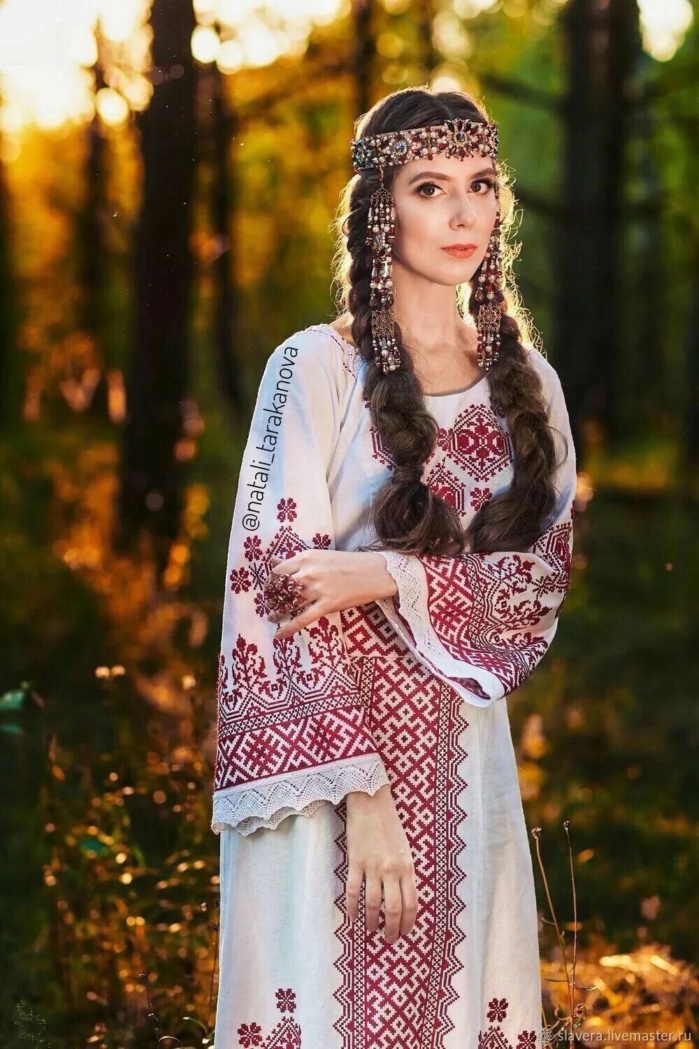 Girls in Slavic costumes in Rajshahi