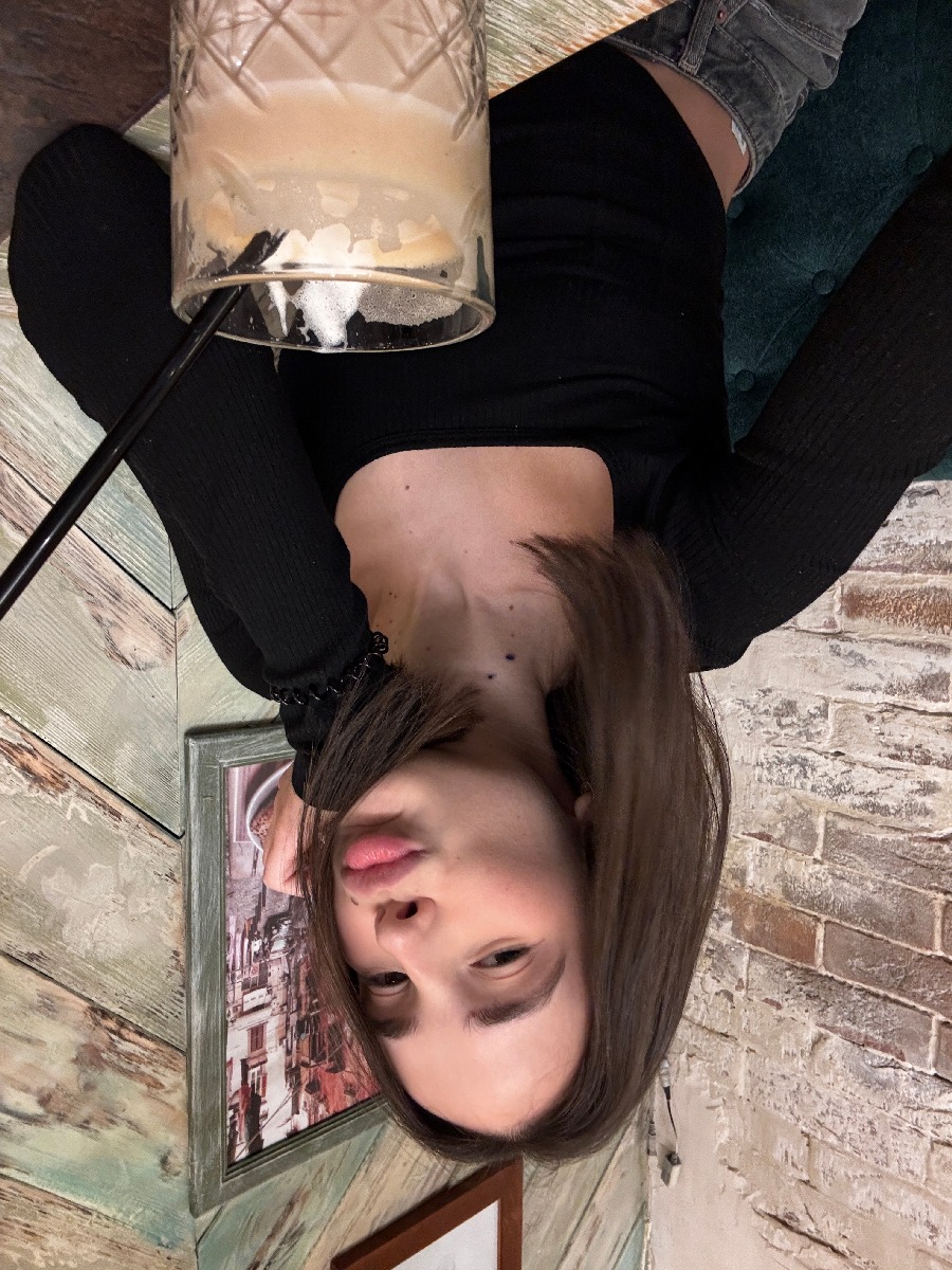 Fresh photos, fresh mood — Tina online in Rajshahi